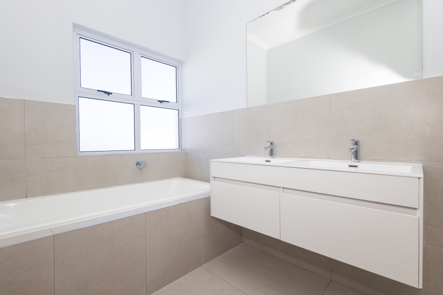 4 Bedroom Property for Sale in Sagewood Western Cape